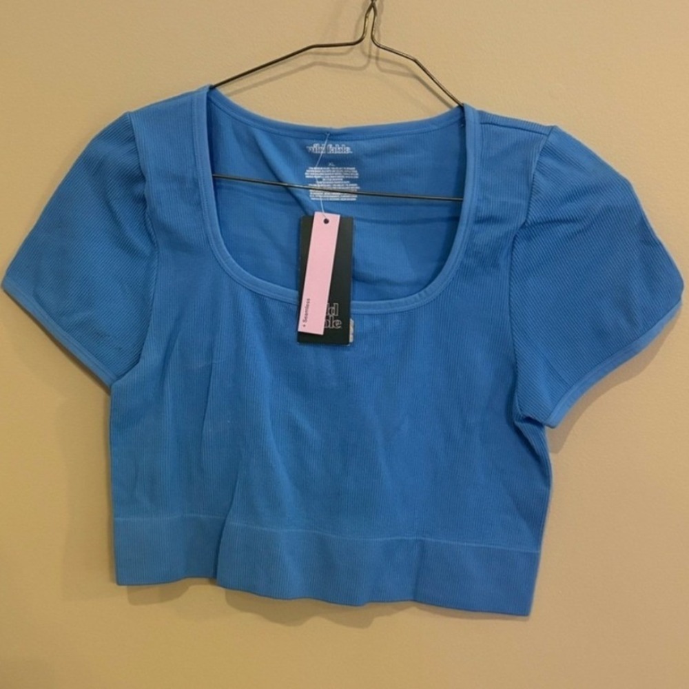 Wild‎ Fable Women's XL Blue Seamless Ribbed Short Sleeve Crop Top NWT
